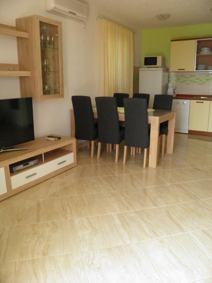 Apartments Marcic โบล ภายนอก รูปภาพ