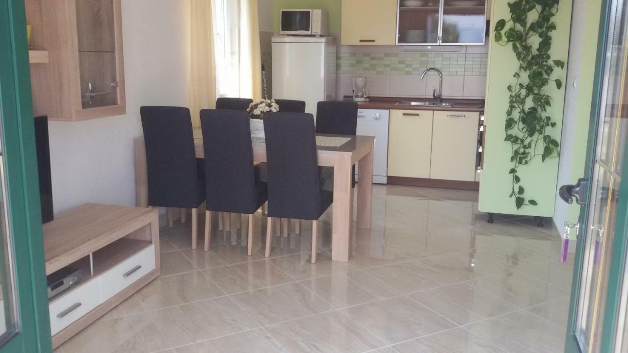 Apartments Marcic โบล ภายนอก รูปภาพ