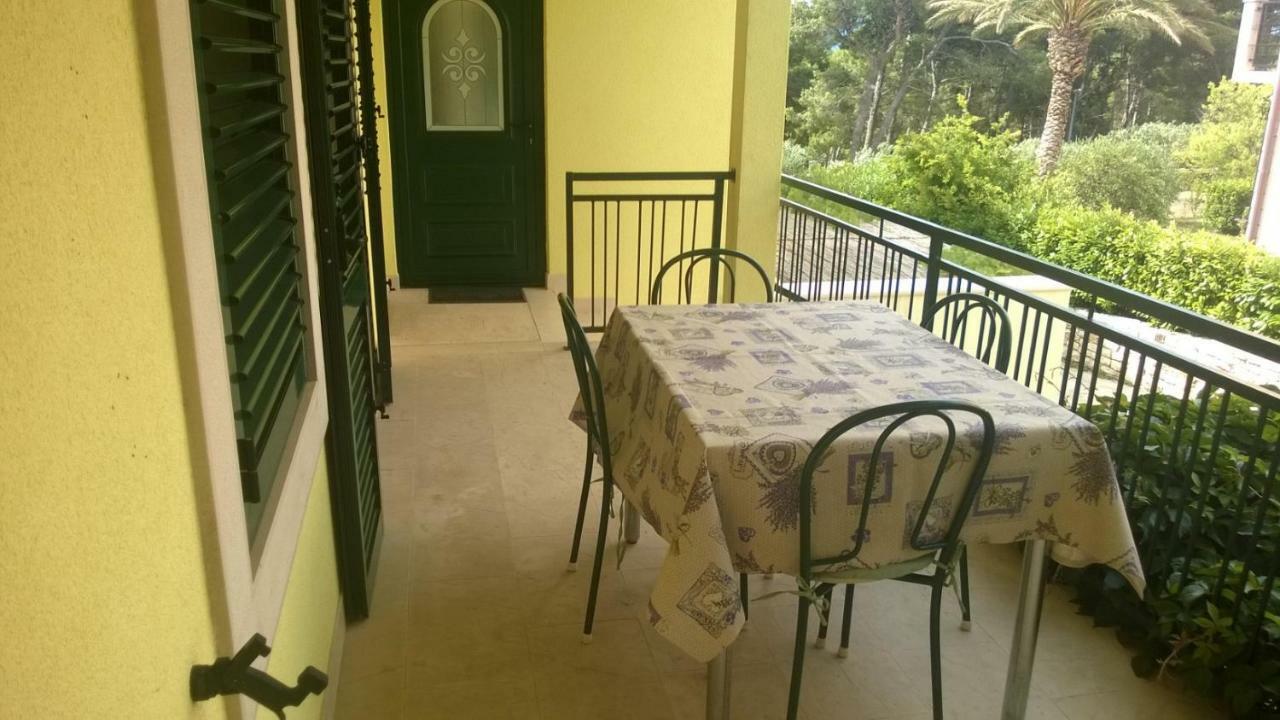 Apartments Marcic โบล ภายนอก รูปภาพ